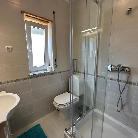 105 - A Vivenda * Atouguia Da Baleia