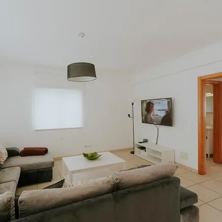 105 - A Vivenda Atouguia Da Baleia