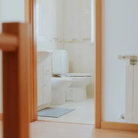 105 - A Vivenda Atouguia Da Baleia